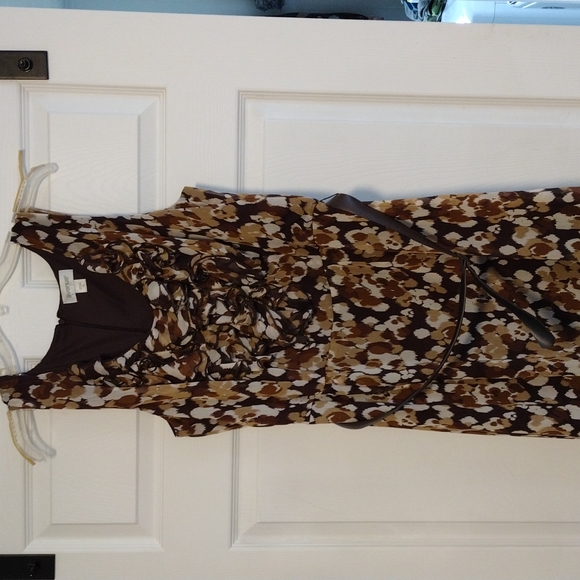 Brown and tan dress - Picture 3 of 5